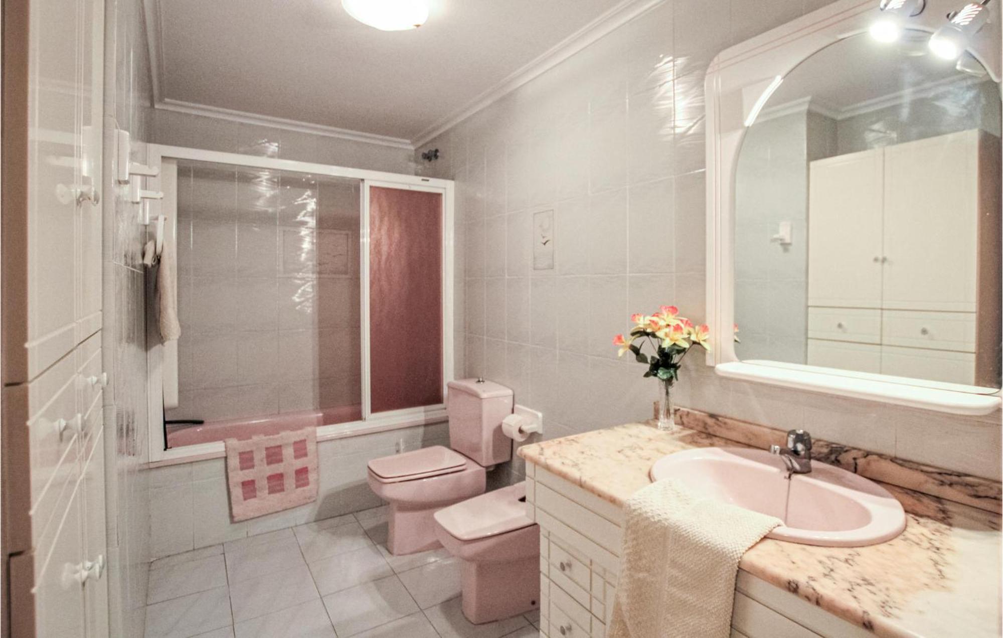 Beautiful Apartment In Santa Pola With Wifi Buitenkant foto